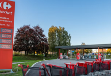 فرنسا: أزمة الوقود إلى الواجهة مجدداً… 8 نقابات عمال تُهدد بشلّ حركة البلاد حتى تنفيذ مطالبها