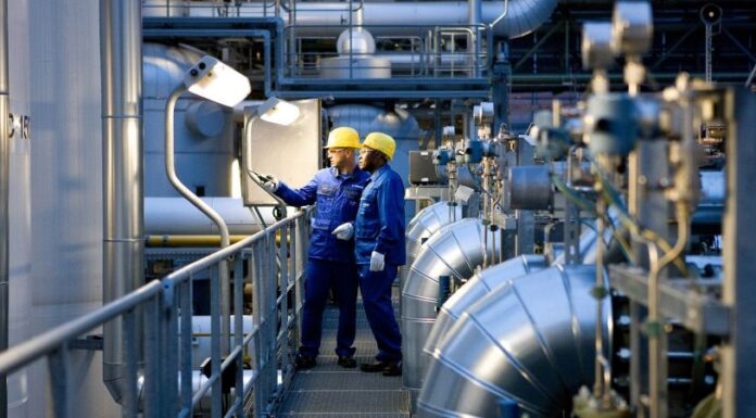 وكالة النهوض بالصناعة: 5 آلاف مؤسسة صناعية في تونس تؤمّن 530 ألف موطن شغل