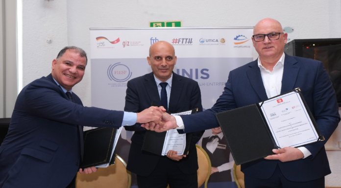 توقيع اتفاقيات مختلفة في قطاع صناعة البلاستيك وإطلاق دورة تدريبية قصيرة المدى